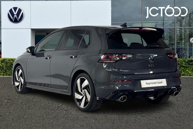 VOLKSWAGEN Golf Photo 3