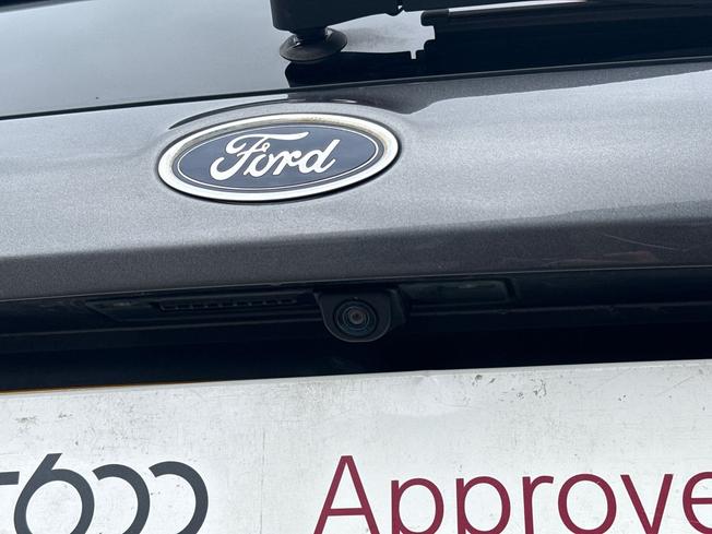 FORD Fiesta Photo 33