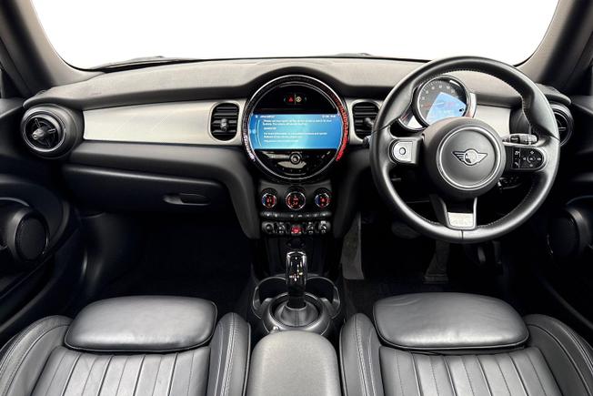 MINI Hatch Photo 10