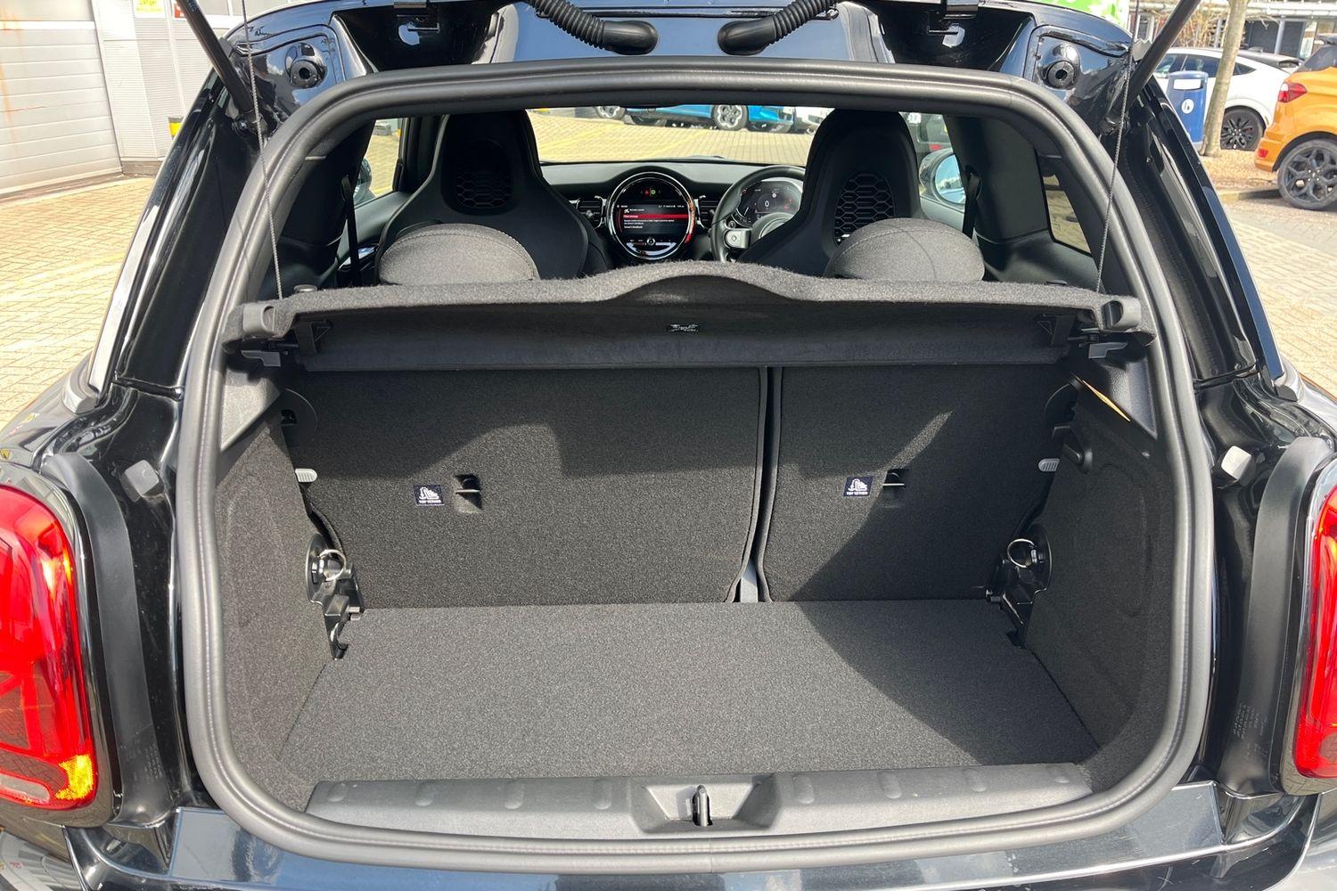 MINI Hatch Photo 20