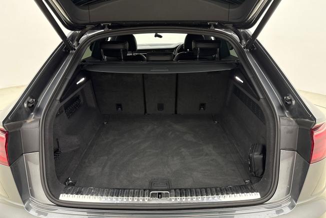 Audi Q8 Photo 12