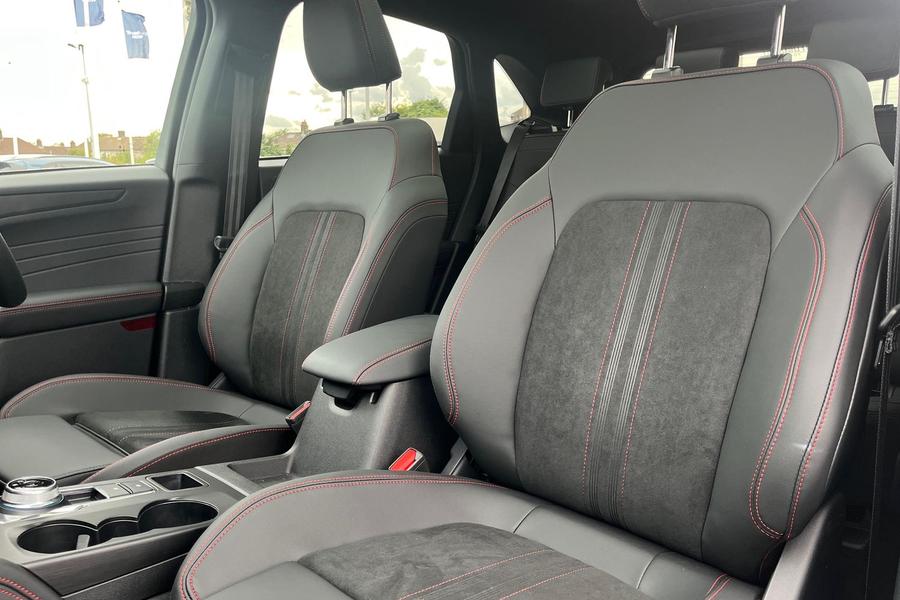 Ford KUGA Photo autoimg-faf5c32e2af9c49ee2d07e0dbe736ffbe9ff3ae6.jpg