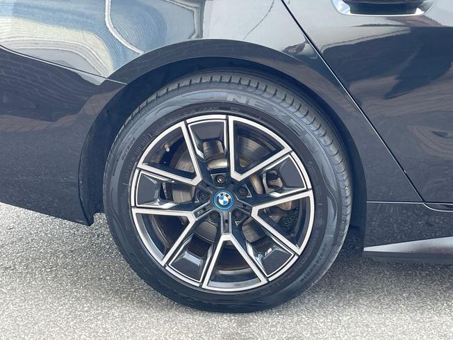 BMW I4 Photo 25