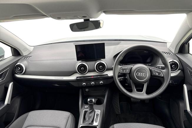 Audi Q2 Photo 10