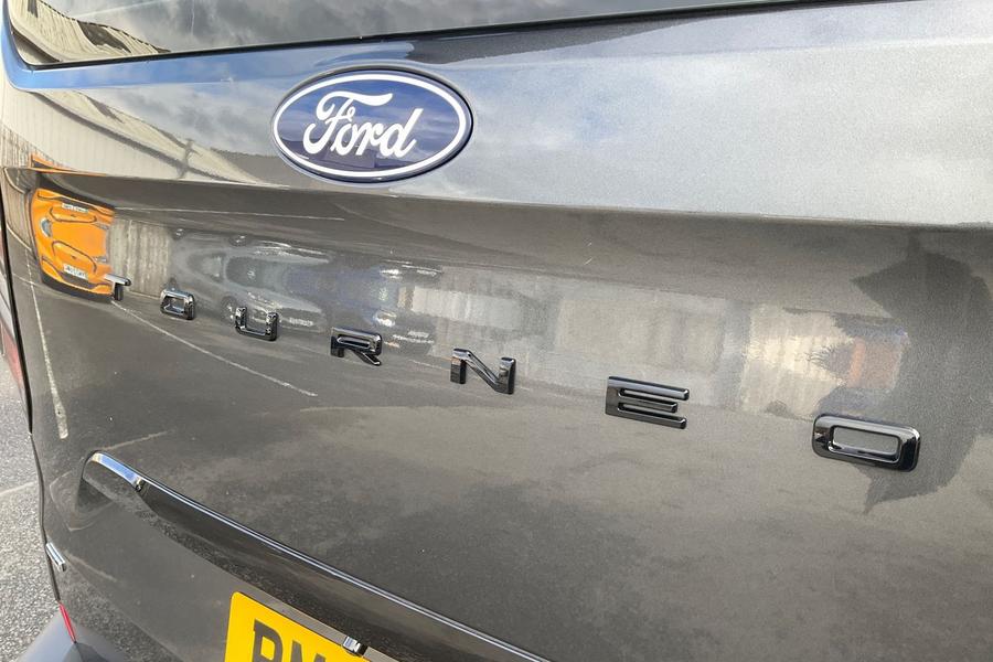 Ford TOURNEO CUSTOM Photo autoimg-fafc574908845f942ad62aab3d32cb26ed276c52.jpg