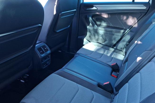 VOLKSWAGEN Tiguan Photo 9