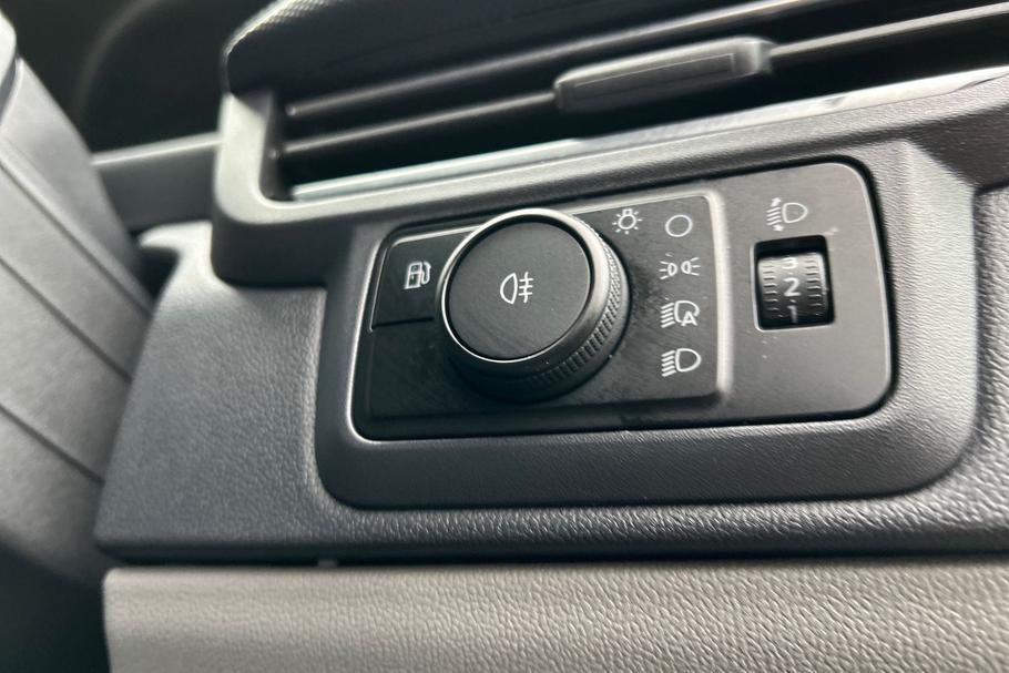 Used FORD TRANSIT CUSTOM MT75FFE 34