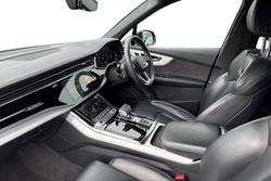 AUDI Q7 Photo 2