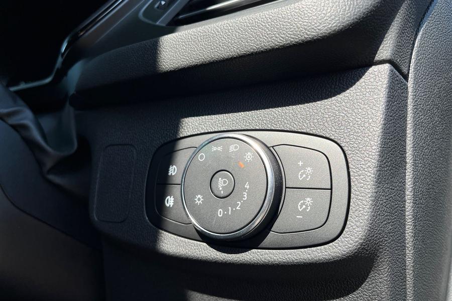 Ford Focus Photo autoimg-fb0efd4debd15a8989992d6f92fd9b6d714b26ff.jpg