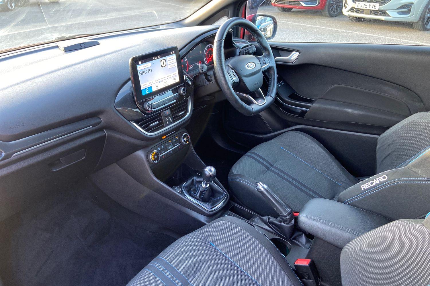 Ford Fiesta Photo 17