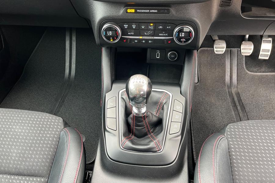 Ford Focus Photo autoimg-fb1810bdcc35ee6dde01cf53f34d59087b39f6d2.jpg