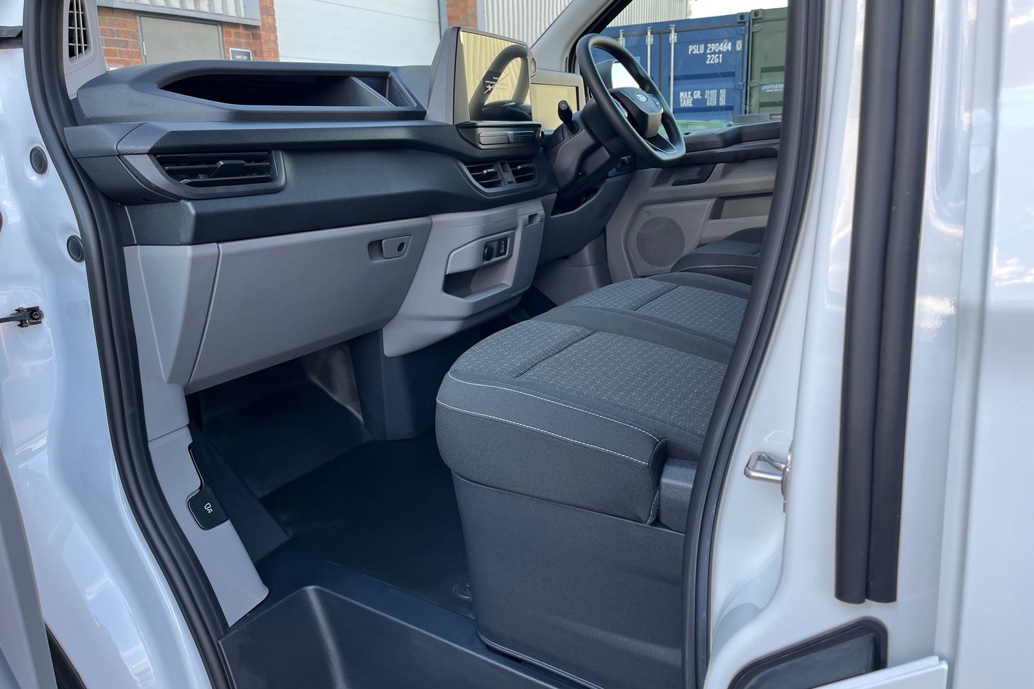 Ford E-TRANSIT CUSTOM Photo 33