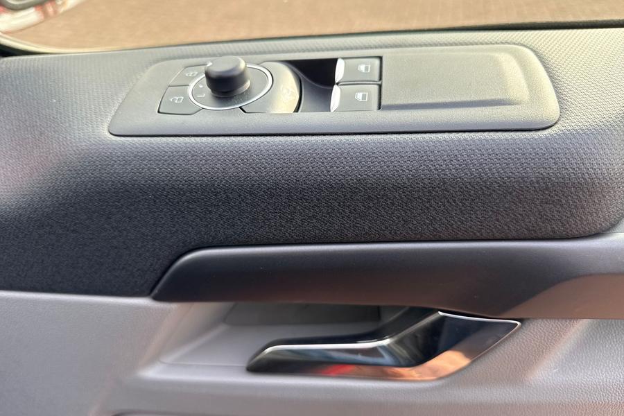 Ford Tourneo Custom Photo autoimg-fb1bdeb5af67c0ec823d74e556d2059db952e965.jpg