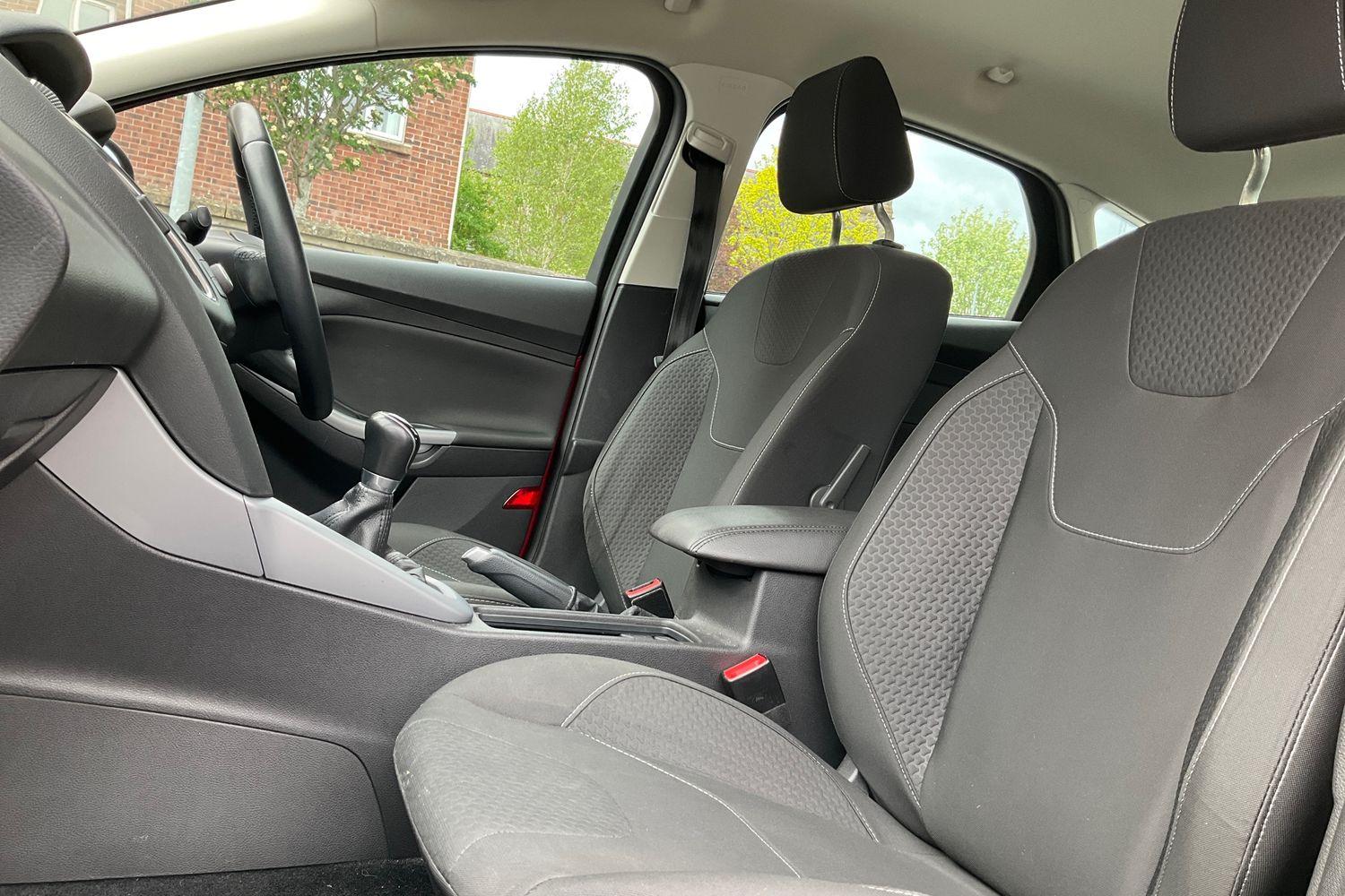 Ford Focus Photo 18