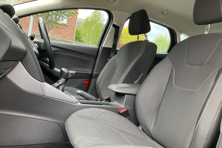Ford Focus Photo autoimg-fb1e0eda40e80bf424f81d6a4035e2175c4617fc.jpg