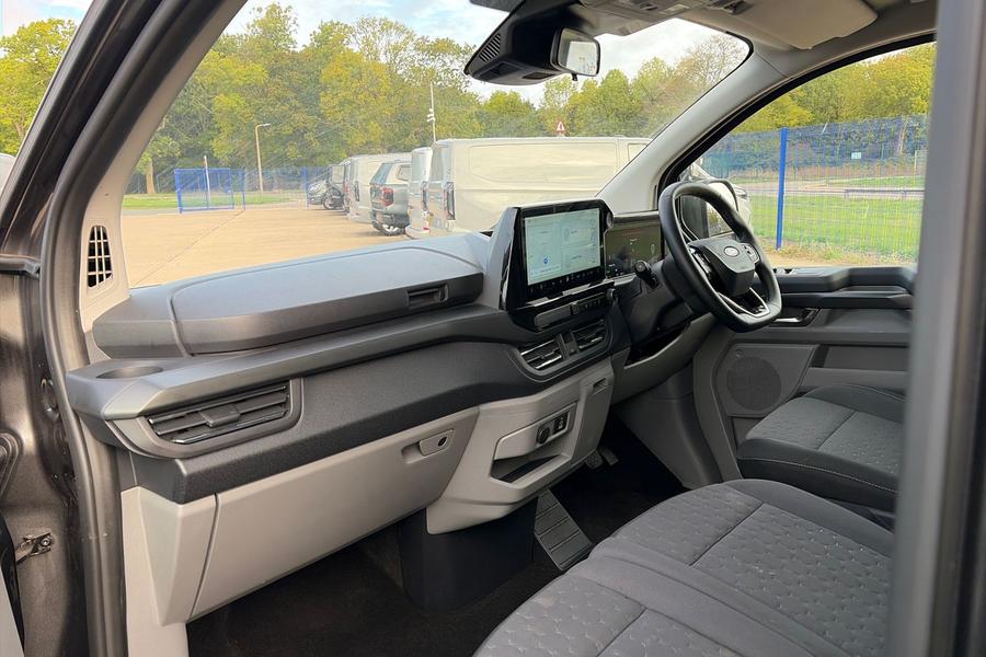 Ford TOURNEO CUSTOM Photo autoimg-fb1e51a5fe78a7dd20412d32f2c3a0b6372d0b97.jpg