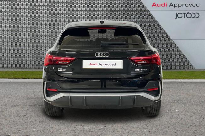 AUDI Q3 Photo 7
