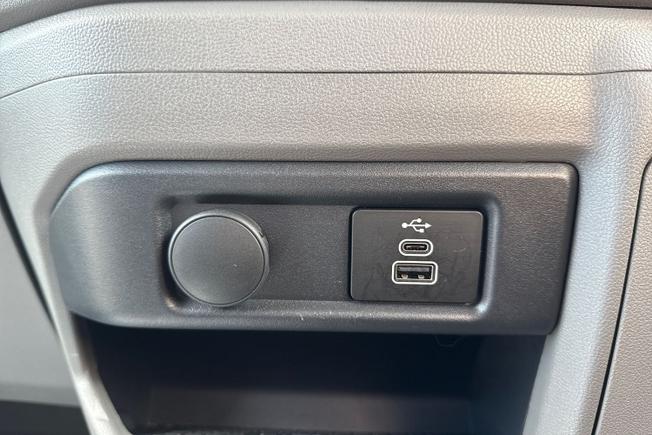 VOLKSWAGEN Transporter Photo 50