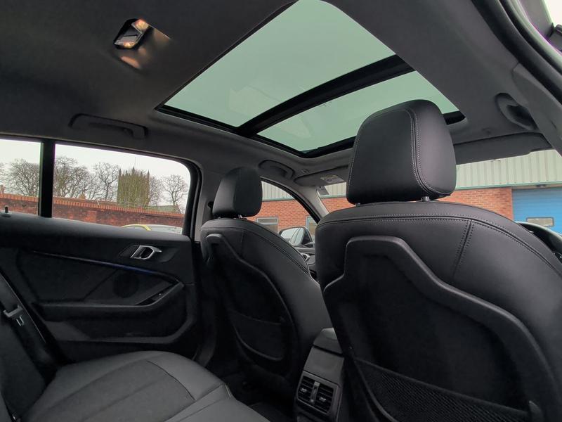 Used BMW 1 Series YG20AEF 37