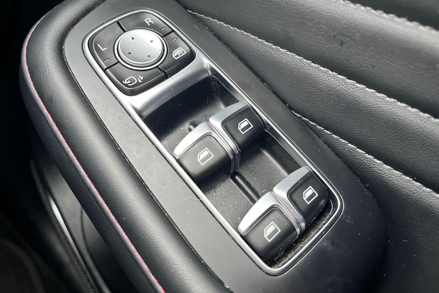 MG Motor UK HS Photo 15