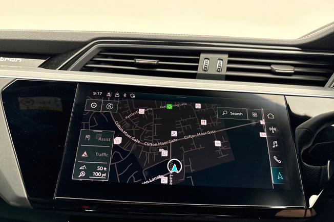 AUDI E-Tron S Photo 14