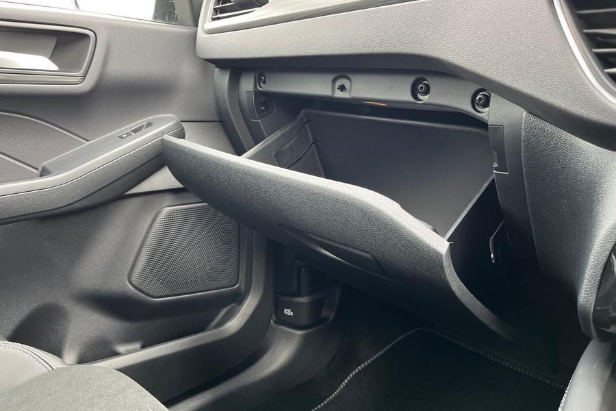 Ford KUGA Photo autoimg-fb2f9472afb64f8fd2c5cdcf909738857354af00.jpg