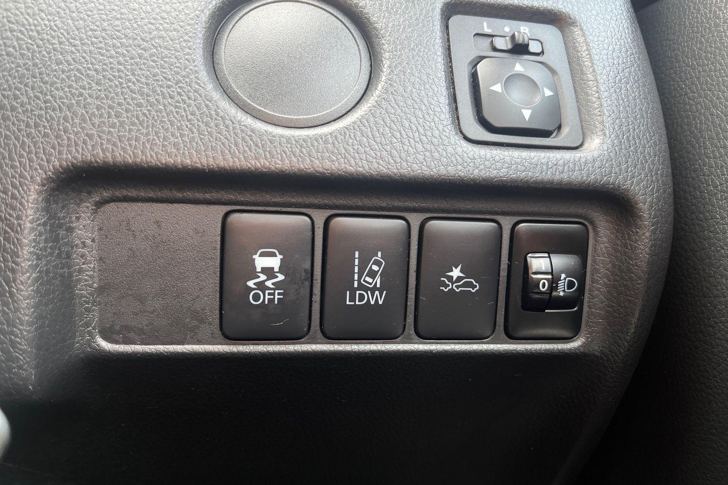 Mitsubishi L200 Photo 32