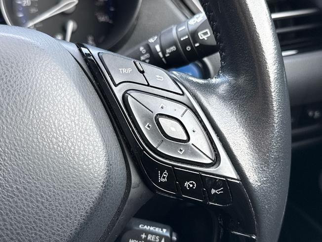TOYOTA C-Hr Photo 17