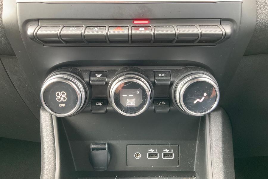 Renault CAPTUR Photo autoimg-fb366bd2952277976594f86073b73a8b501770f5.jpg