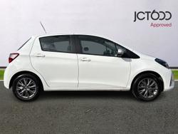 Toyota YARIS Photo 4