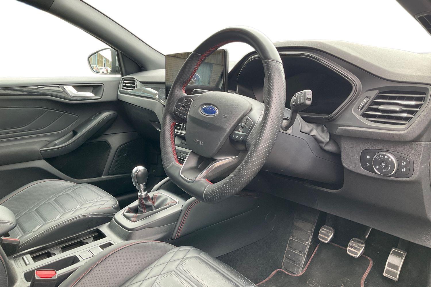 Ford Focus Photo 8