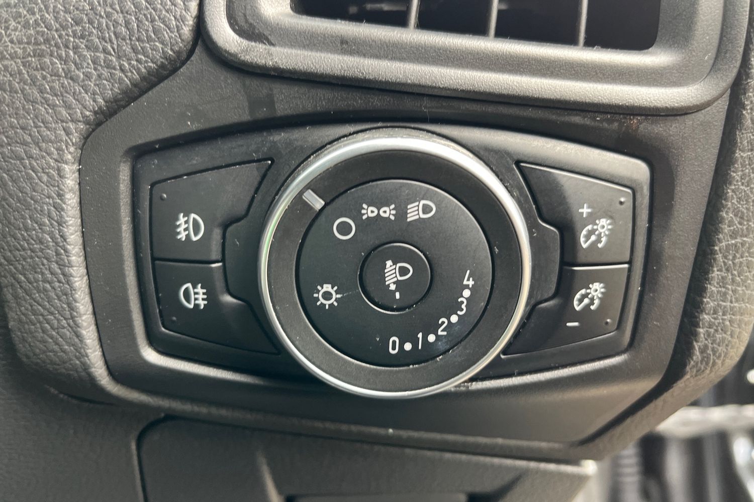 Ford FOCUS Photo 37