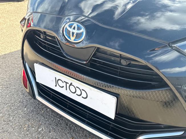 TOYOTA Yaris Photo 34