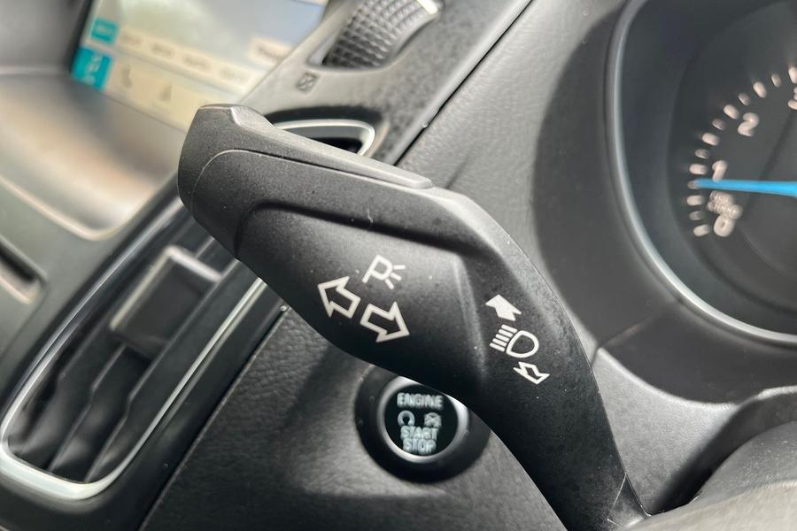 Ford Focus Photo autoimg-fb464bd4f97bd1faa3397298db52d8129bd1ddd1.jpg