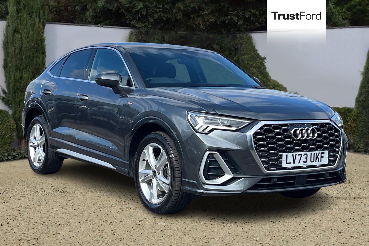 Audi Q3 Photo 0