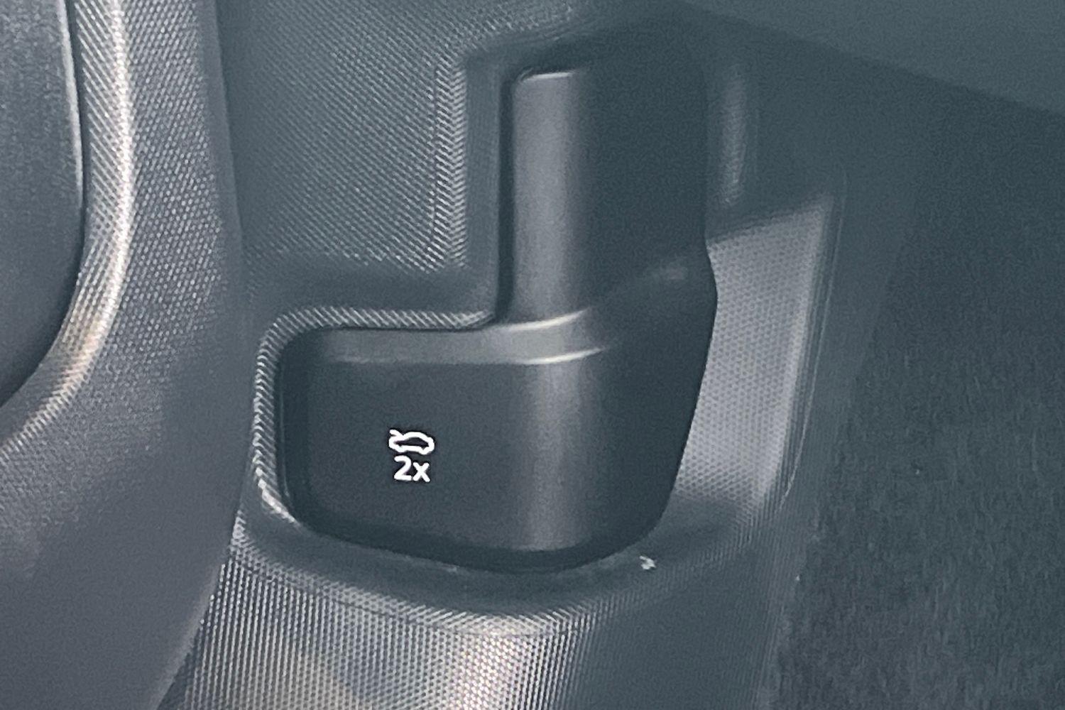 Ford Mustang Mach-E Photo 36