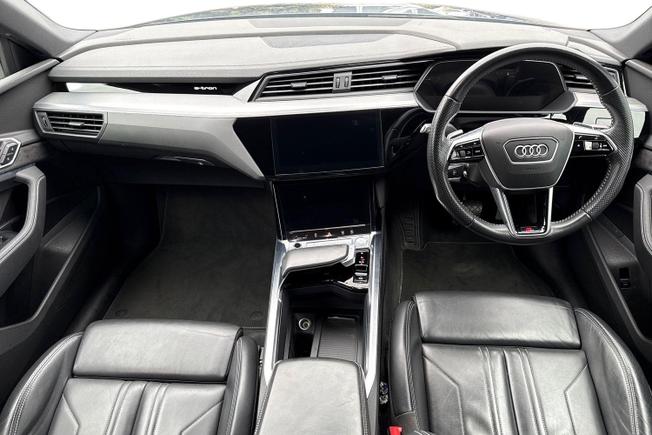 Audi e-tron Photo 10