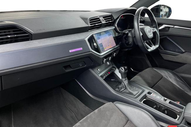 AUDI Q3 Photo 2