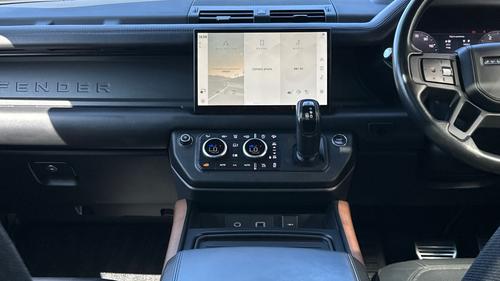 Land Rover Defender Photo autoimg-fb5877a49e2e94dda6676d6f188cce636795234f.jpg