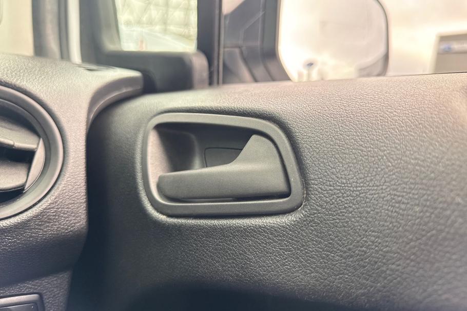 Used Ford TRANSIT COURIER ML22YKK 34
