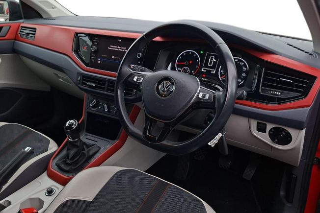 VOLKSWAGEN Polo Photo 6