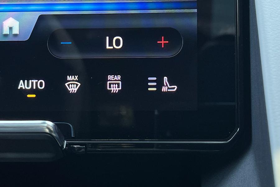Ford Explorer Photo autoimg-fb5efbc5a34e39f31793b075de74814c906738e8.jpg