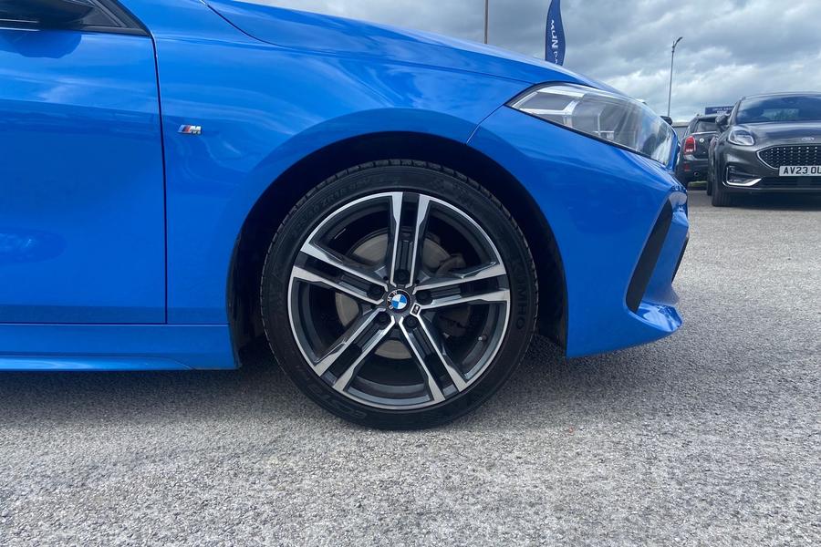 BMW 1 SERIES Photo autoimg-fb5f8fff5a2e5ec7fa3b5db04f35798587f918d3.jpg