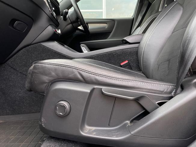 VOLVO XC40 Photo 34