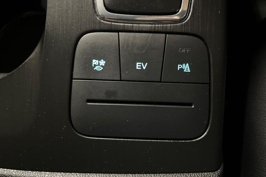 Ford KUGA Photo autoimg-fb650f3f107cece3c494ba4939e467dd33eeabc5.jpg
