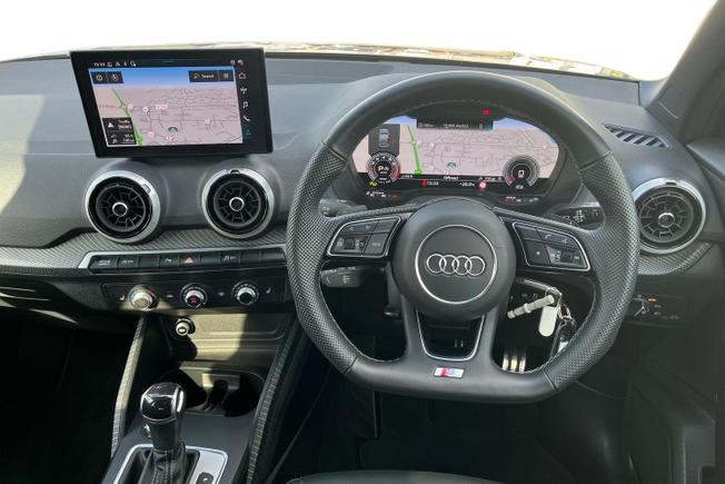 AUDI Q2 Photo 11