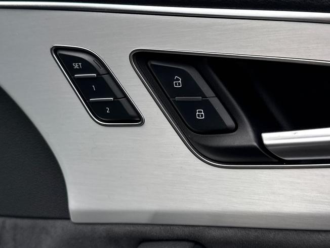 AUDI Q7 Photo 33