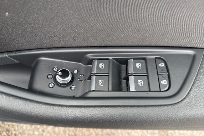 AUDI A4 Photo 36