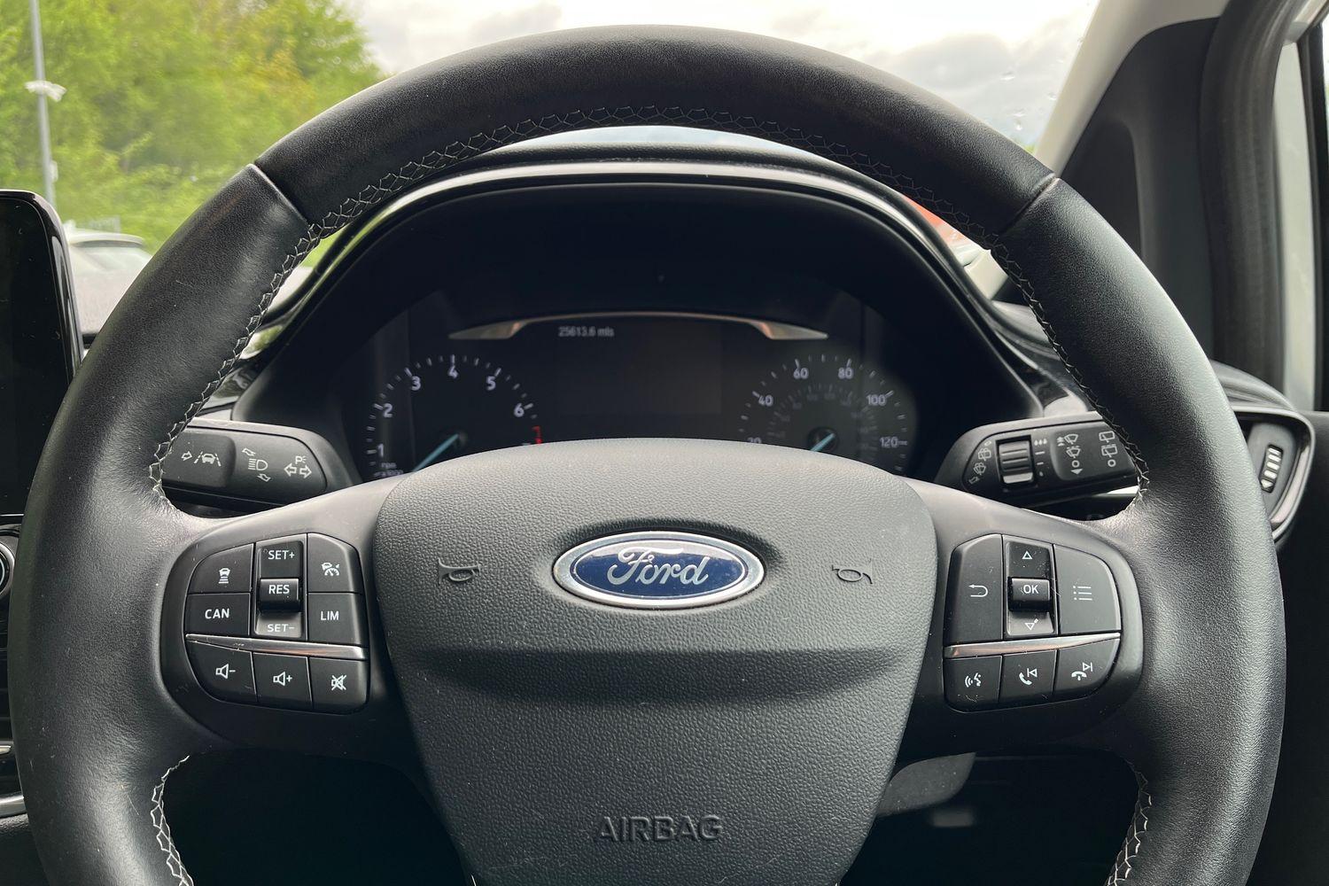 Ford Fiesta Photo 11