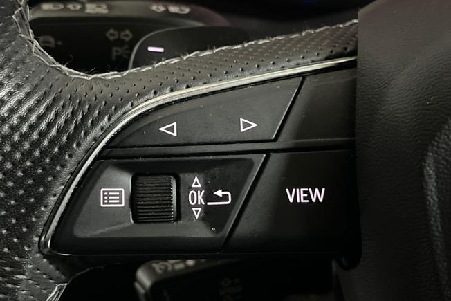 AUDI Q8 Photo 16